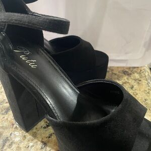 New Chunky Black Women's Platform Heels Ankle Strap, size 7